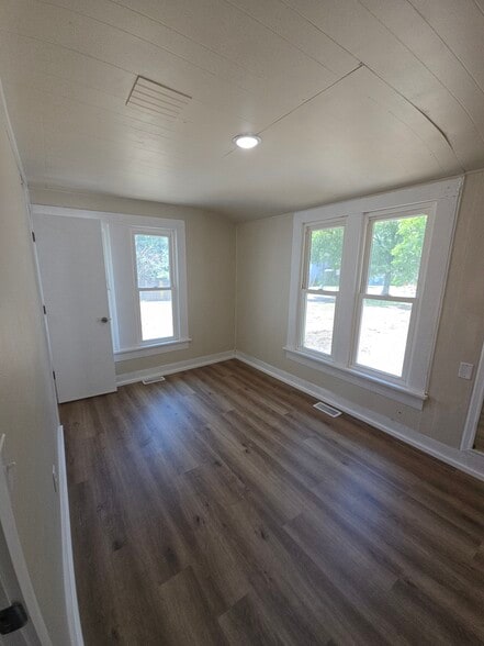West Bedroom - 320 Chautauqua Ave