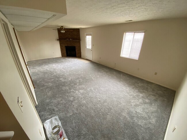 Building Photo - 813 Trustway Ct