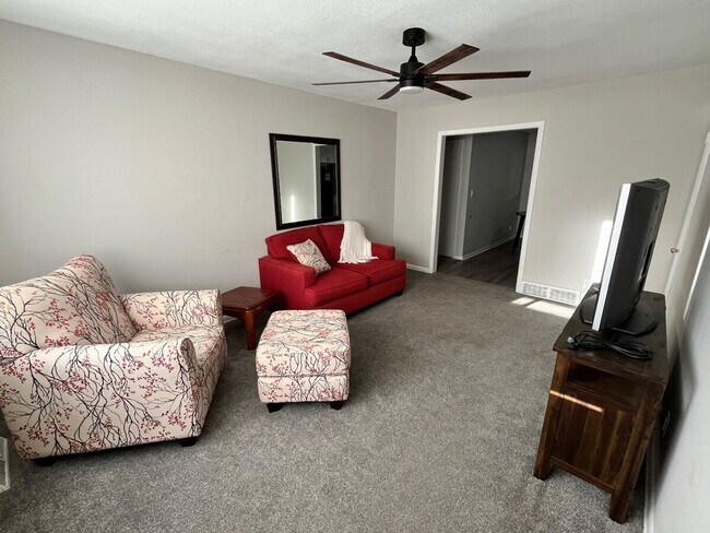 Building Photo - 4305 NW 56th St