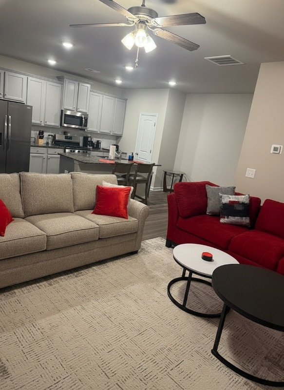 Building Photo - 281 Turtle Creek Dr