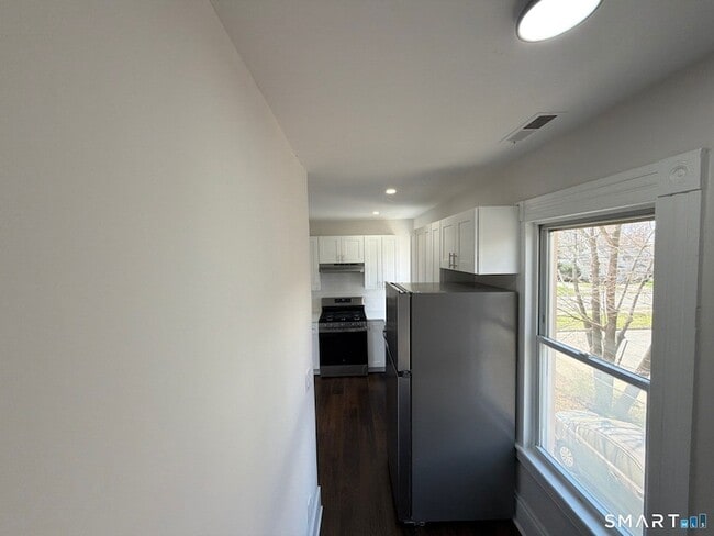 Building Photo - 316 W Main St