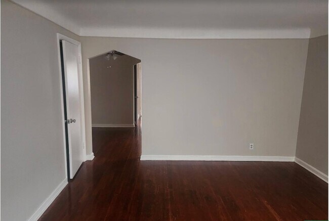 Building Photo - 5009 Newfield Ave