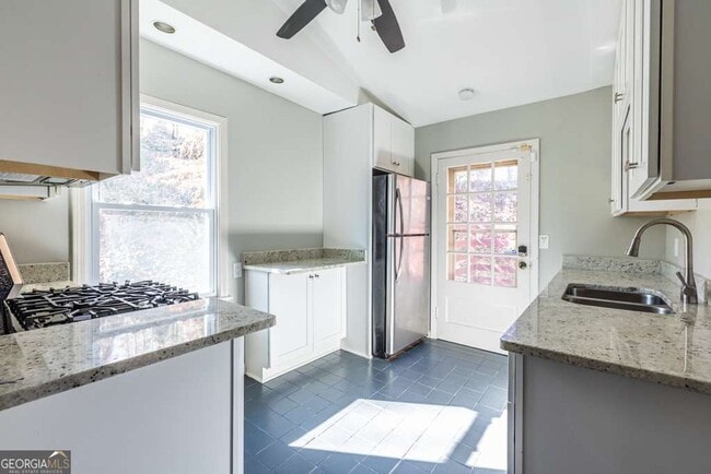 Building Photo - 1570 Spring Ln NW