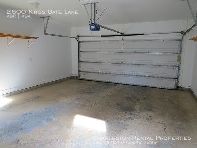 Building Photo - 2600 Kings Gate Ln
