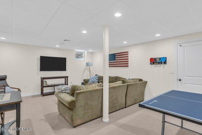 Building Photo - 420 Tuttle Ave