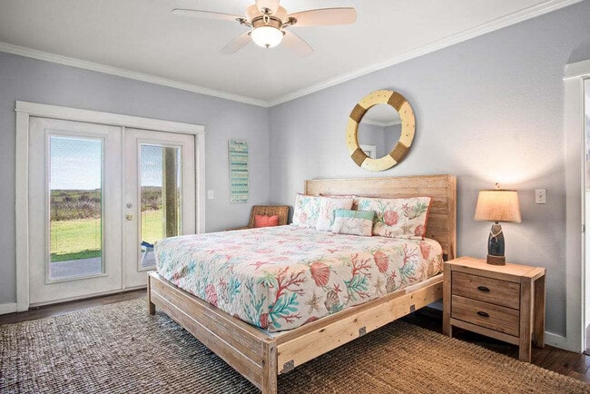 Building Photo - 165 Beach View