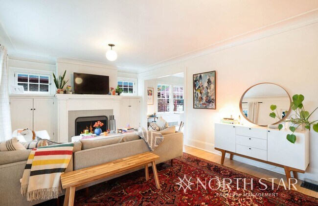 Building Photo - Classic Portland Home Heart of Irvington