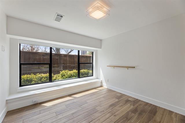Building Photo - 4522 Deere St