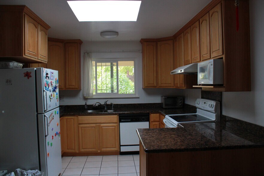 Building Photo - 1535 Clarita Ave