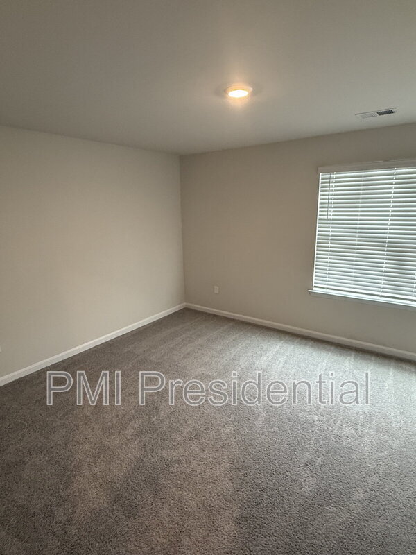 Building Photo - 11075 Chappell Crk Cir