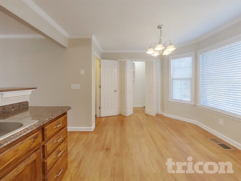 Building Photo - 2784 Aston Woods Ln