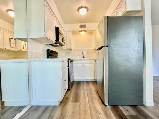 Building Photo - 45225 Sunset Ln