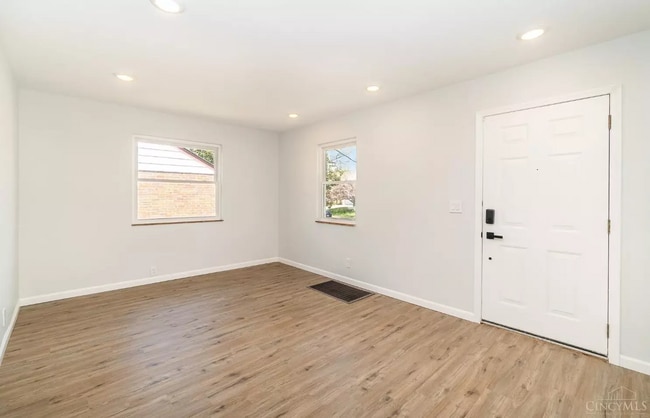 Building Photo - 6047 Yosemite Dr
