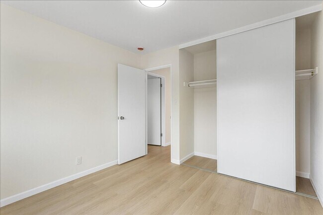 Building Photo - 1007 Tahiti Ln