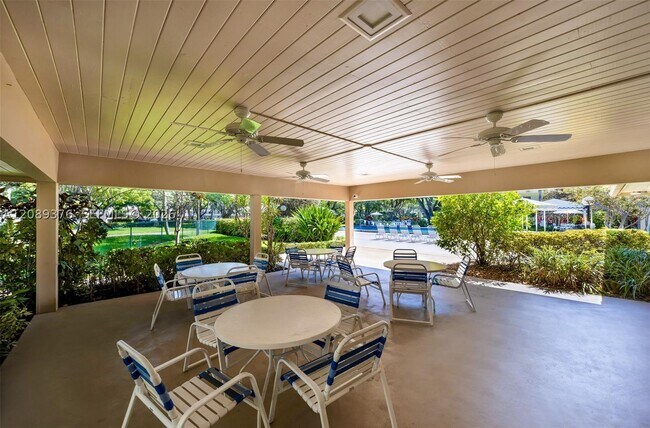 Building Photo - 3641 Oaks Clubhouse Dr