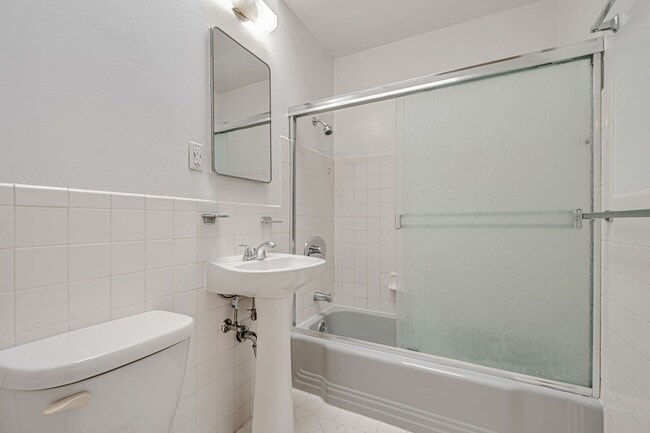 Building Photo - Charming Two-Bedroom Home in Miraloma Park...