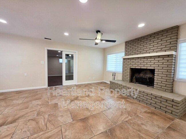 Building Photo - 640 Claydelle Ave