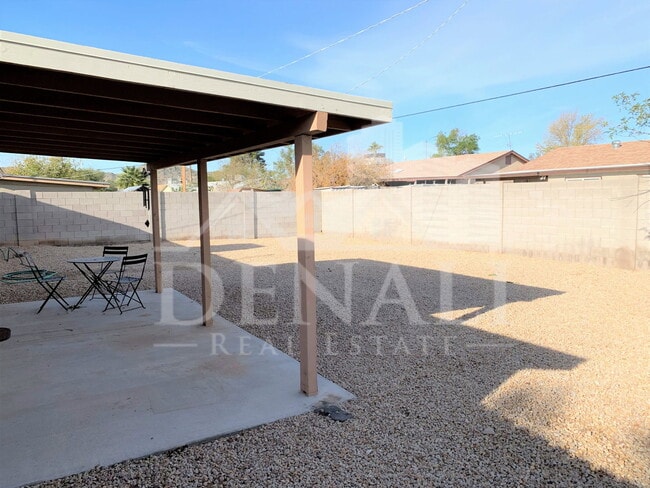 Building Photo - 3510 E Ludlow Dr