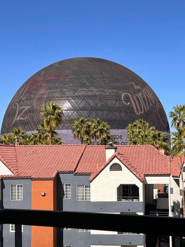 Building Photo - Beautiful  furnished 1 bedroom with a view of the Sphere!