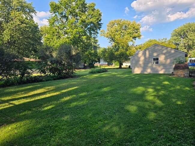 Building Photo - Room to Roam — Updated 2 Bed with Huge Yard & 2-Car Garage