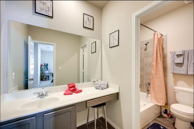 Building Photo - First Time Rental! 4 Bedroom 2 1/2 Bath ~M...