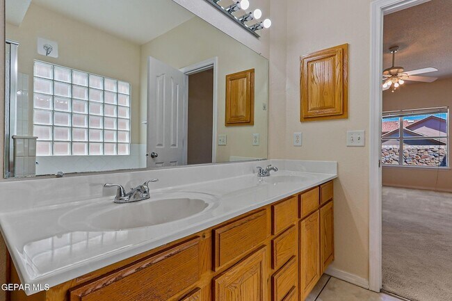 Building Photo - 6377 Franklin Ridge Dr