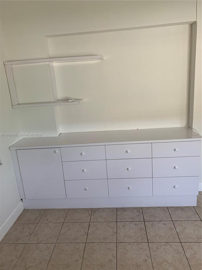 Building Photo - 3181 SW 84th Ct