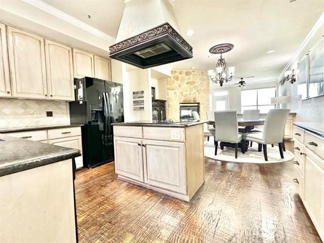 Building Photo - 402 Oakbrook Dr