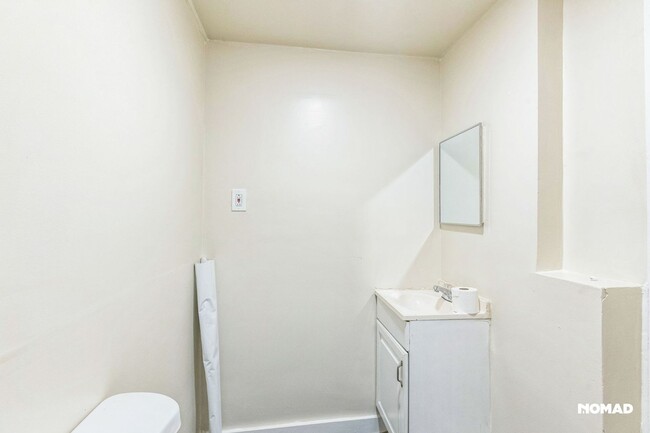 Building Photo - Charming 3BR Townhome in Baltimore
