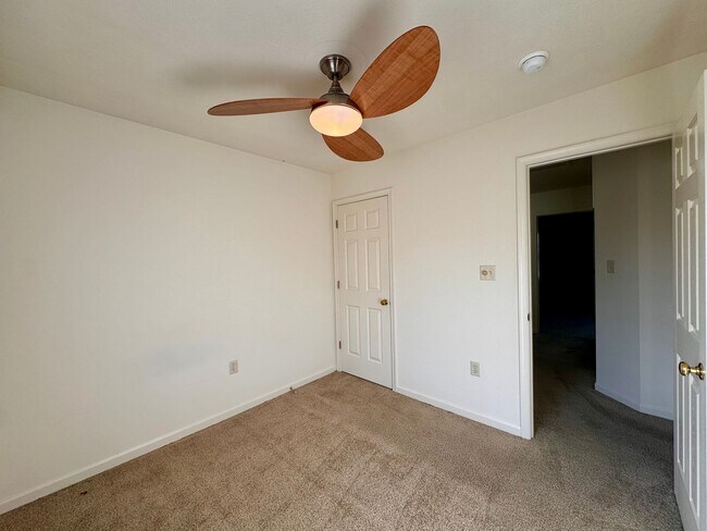Building Photo - 2948 Crystal Spring Ln