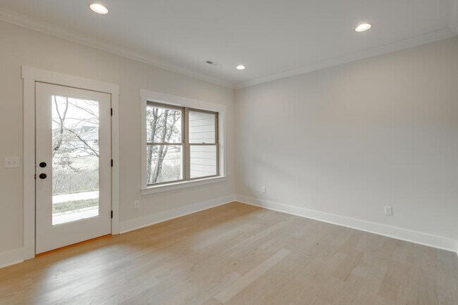 Building Photo - 9690 Dutton Ln