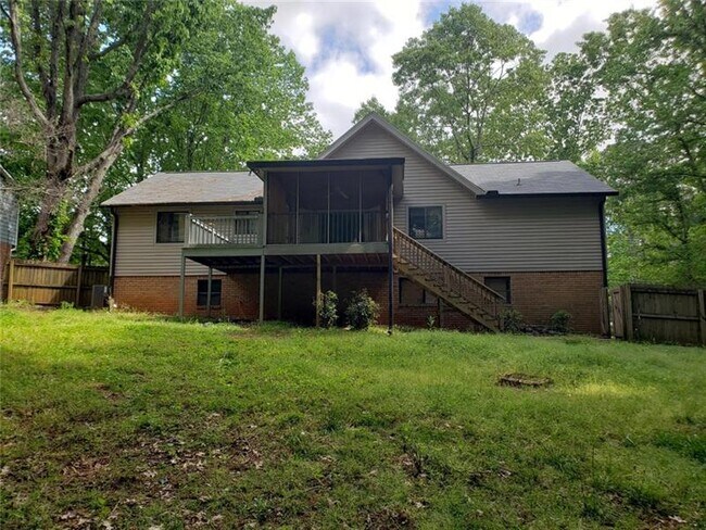 Building Photo - 5532 Stewart Mill Rd