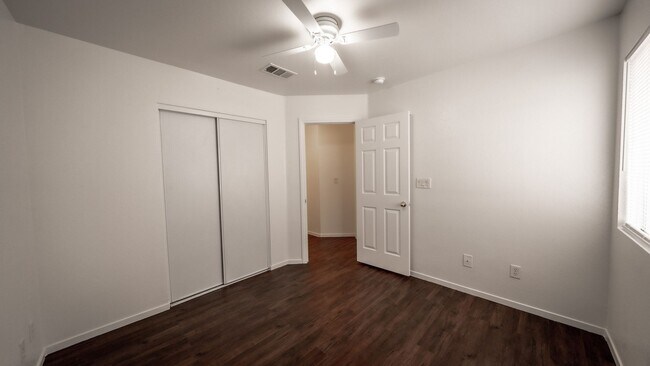 Building Photo - Beautiful Single Story Home with New Floor...