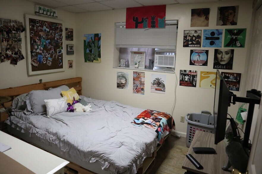 Building Photo - 415 East St