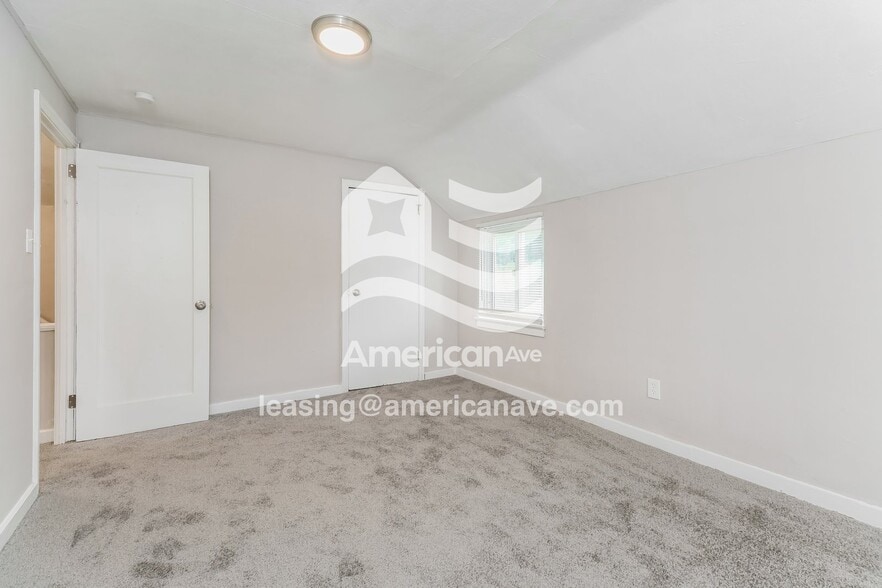 Building Photo - 105 Veronica Dr