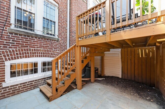 Building Photo - 759 Harvard St NW