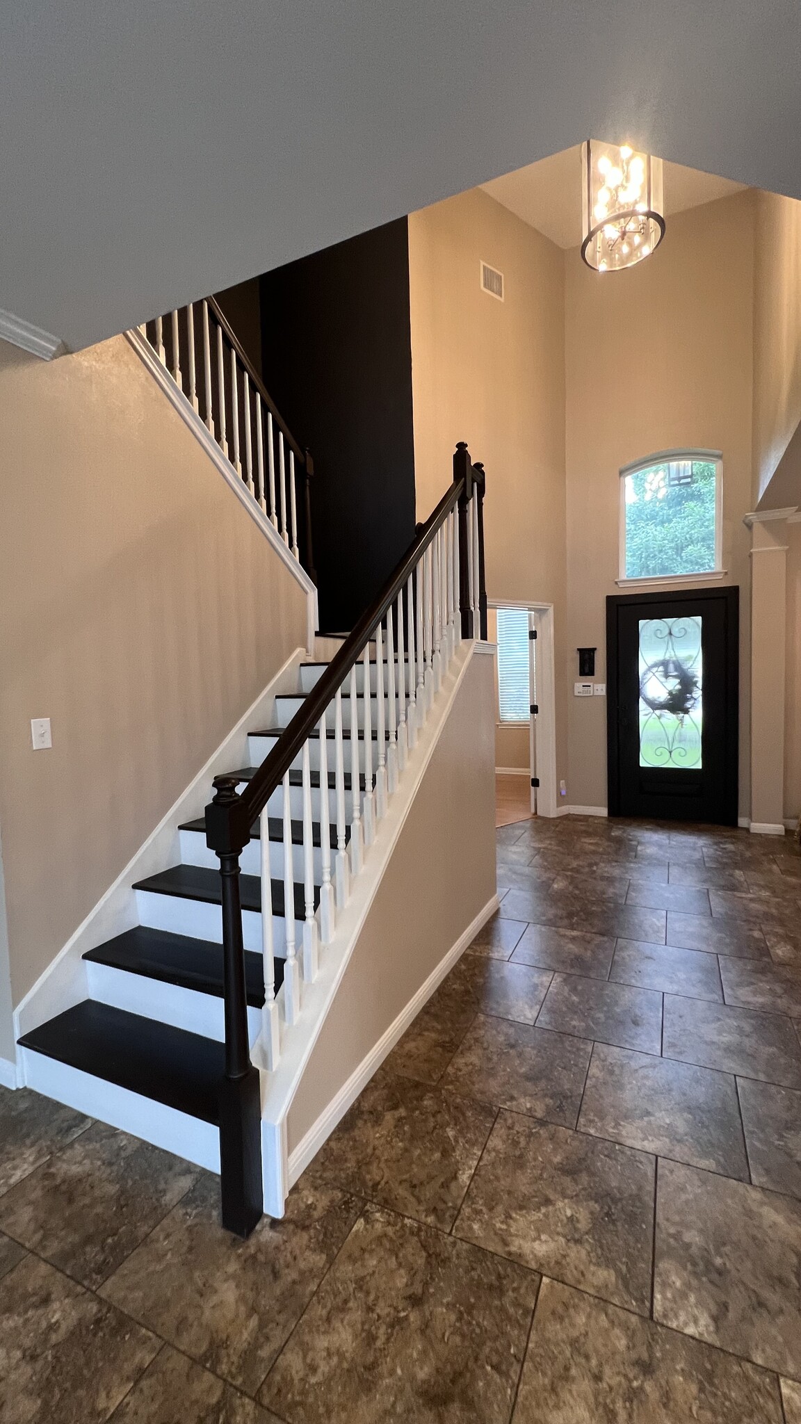 Entry - 18439 Rogers Bend