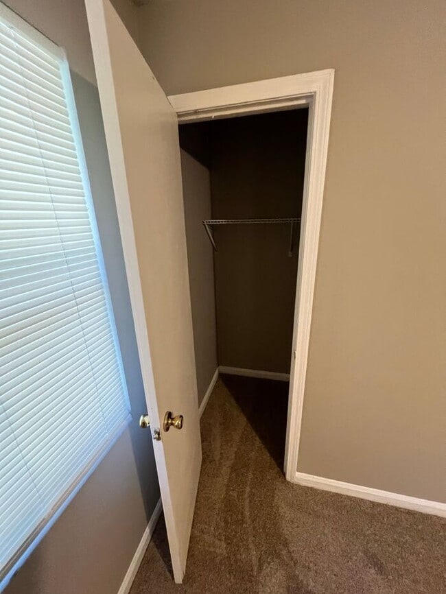 Building Photo - READY NOW!!! Corner Unit! 2 Bedroom 1.5 to...