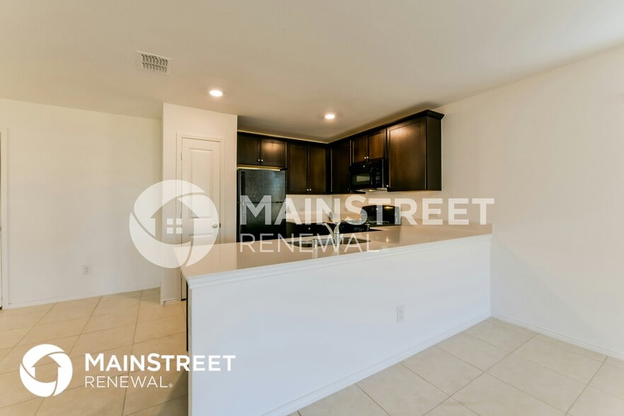 Building Photo - 332 Dry Cyn Wy