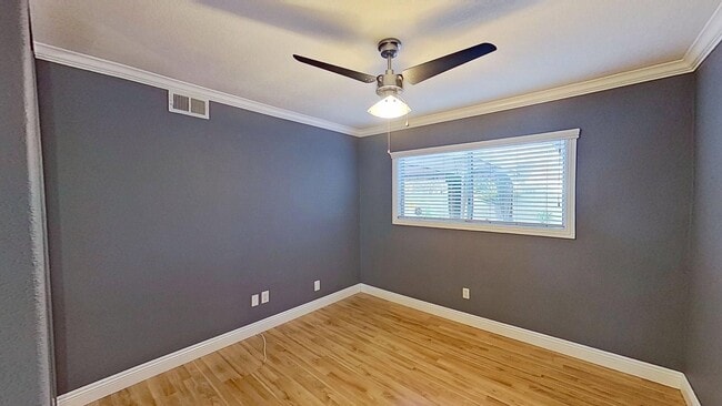 Building Photo - 5517 Thelma Ave