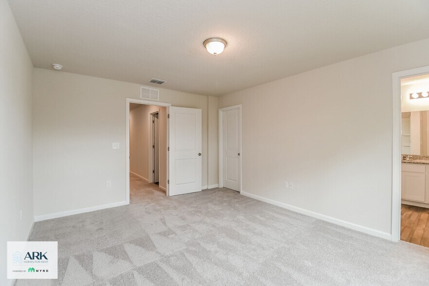 Building Photo - 45335 Red Brick Dr