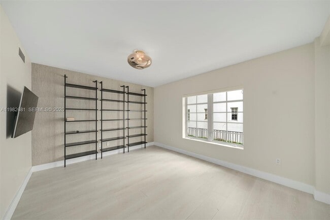 Building Photo - 435 21st St