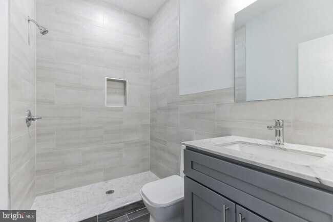 Building Photo - 2301 N 6th St