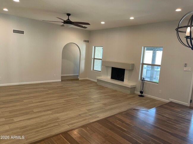 Building Photo - 12847 N 40th Way