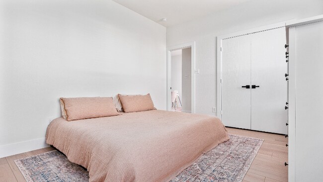 Building Photo - 9228 Lonesome Oak Drive