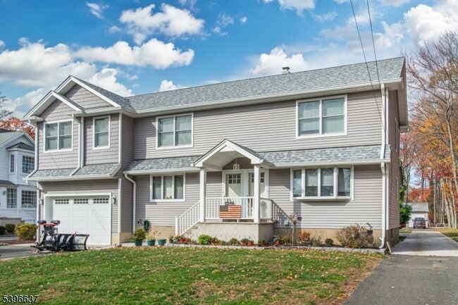 Building Photo - 773 Union Blvd