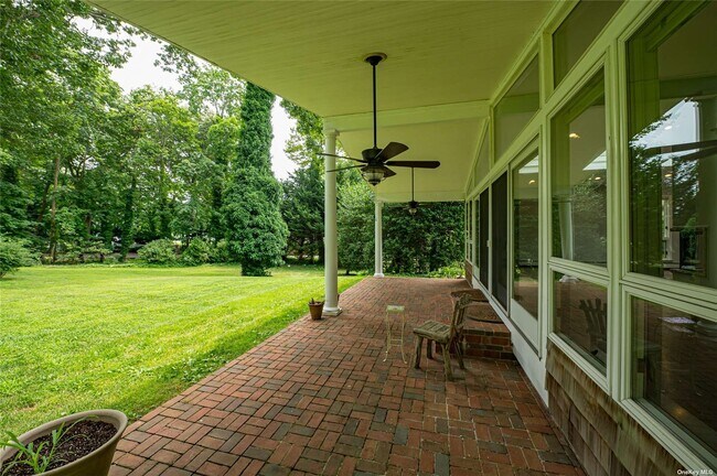 Building Photo - 15 Mariners Ct