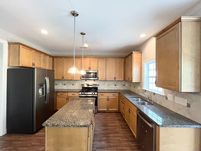 Building Photo - Fantastic 4BD, 2.5BA Home Near Downtown Fuquay-Varina with HOA Amenities, bonus office and 2-Car ...