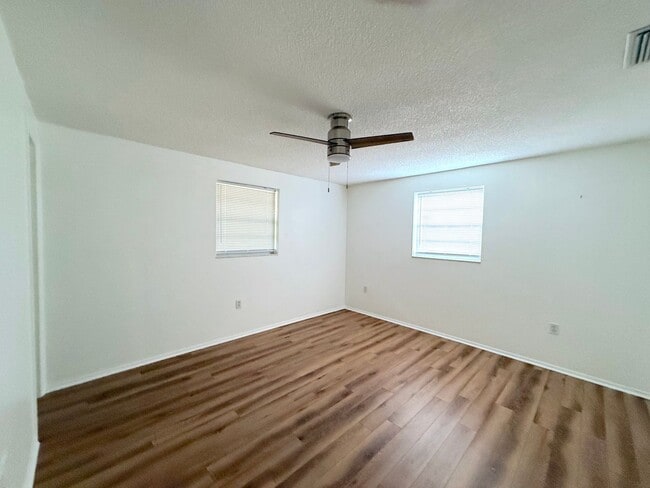 Building Photo - Charming 3-Bedroom, 2-Bath Home in the Hea...