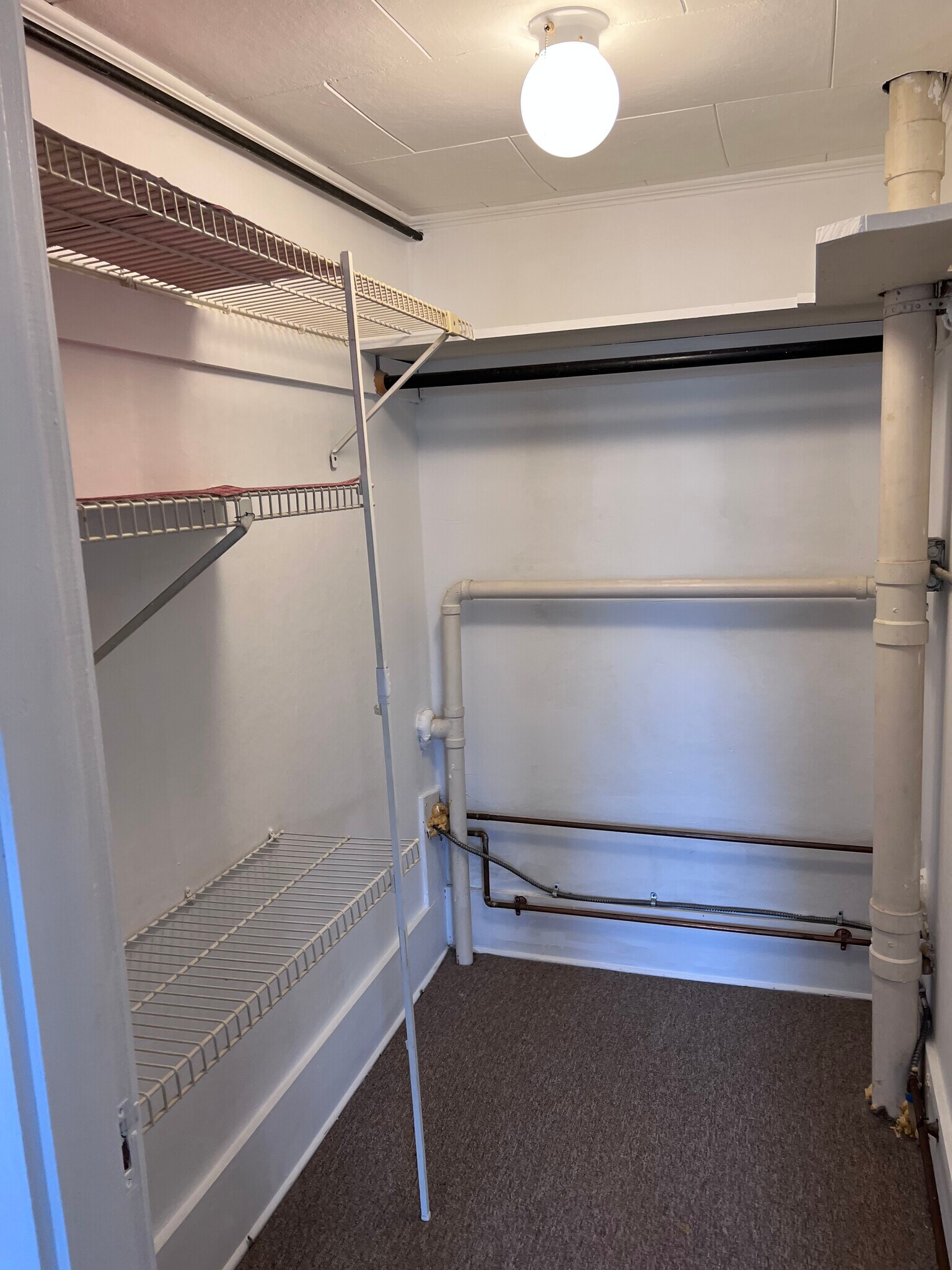 Building Photo - 17 Elm St